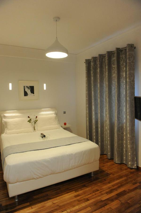 Modern And Cozy Apartment In The Centre Of Atene Esterno foto